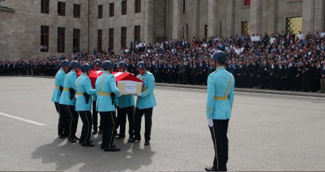 Milletvekili Yüksel için Meclis'te tören düzenlendi