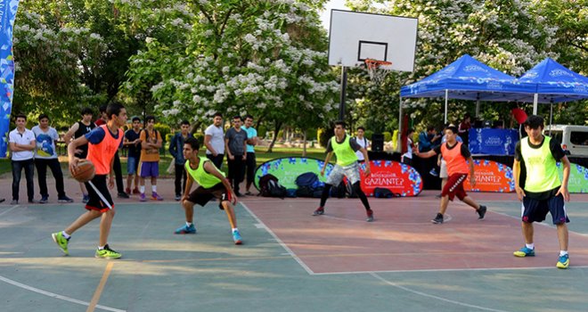 12. SOKAK BASKETBOLUNA REKOR KATILIM