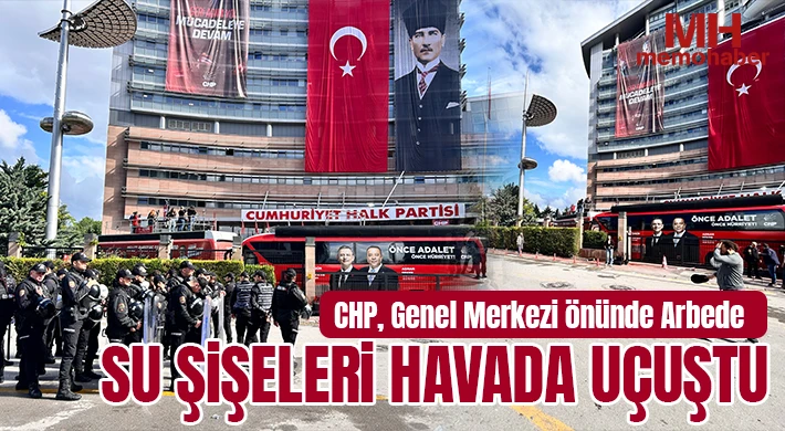CHP, Genel Merkezi önünde çıkan tartışmada su şişeleri havada uçuştu