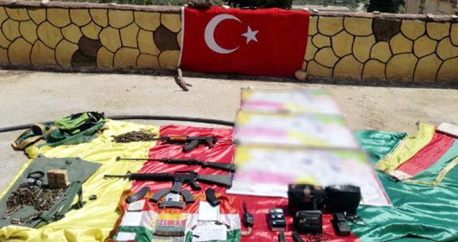 Afrin'in köyünde teröristlerin karargâhı bulundu