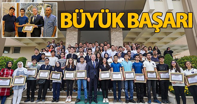 Erdem Kolejinde gururlandıran YKS başarısı