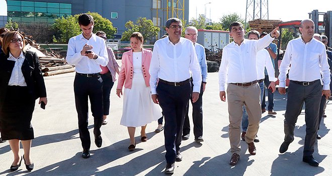 Fadıloğlu AK Partili Milletvekillerine hizmetlerini anlattı.