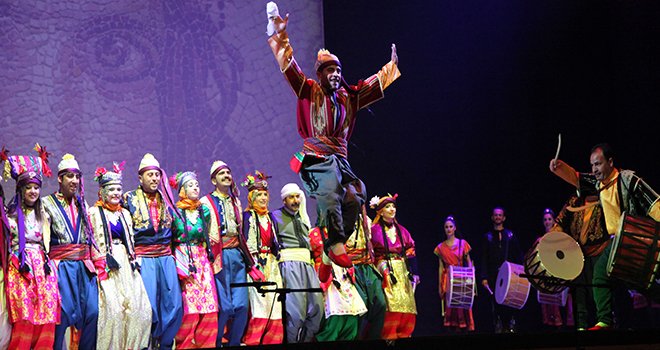 GAÜN’de Anadolu Dans Ateşi büyüledi