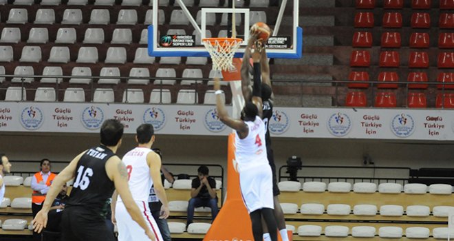 Gaziantep Basketbol - Sakarya BŞB Basketbol: 79-67