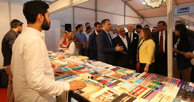 'Gaziantep Kitap ve Kültür Fuarı'na yoğun ilgi