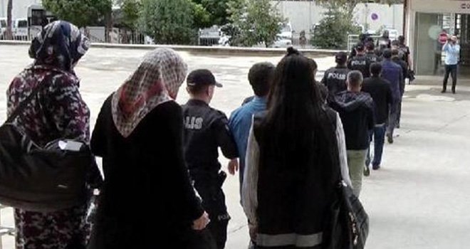 Gaziantep'te, 13 FETÖ şüphelisine gözaltı 9 tutuklandı