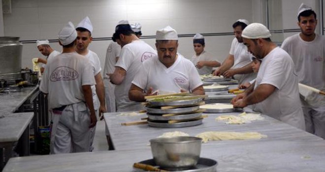 Gaziantep'te baklavacıların bayram yoğunluğu