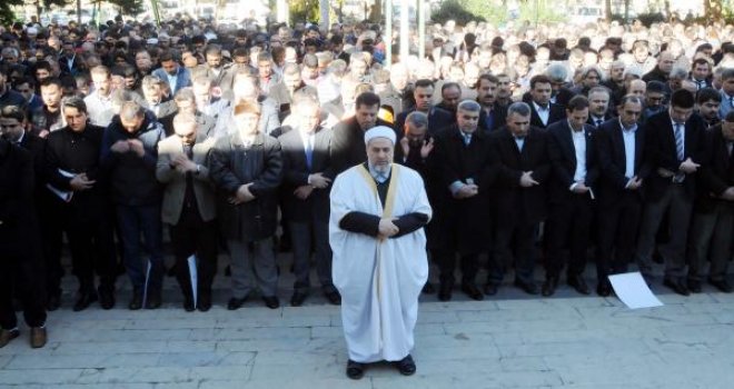 Gaziantep'te, Suriyeliler için gıyabi cenaze namazı