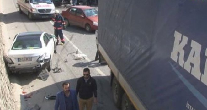 Gaziantep’te otomobil TIR'a arkadan çarptı: 2 ölü