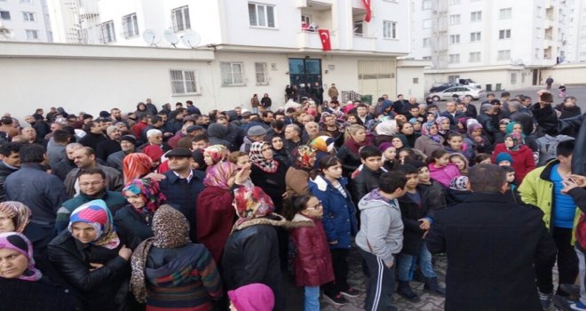 Gaziantep'te Uğur İnşaat mağdurları siyasilere seslendi