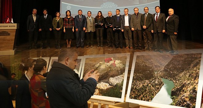 Gazikültür'den kitap tanıtımı ve fotoğraf sergisi