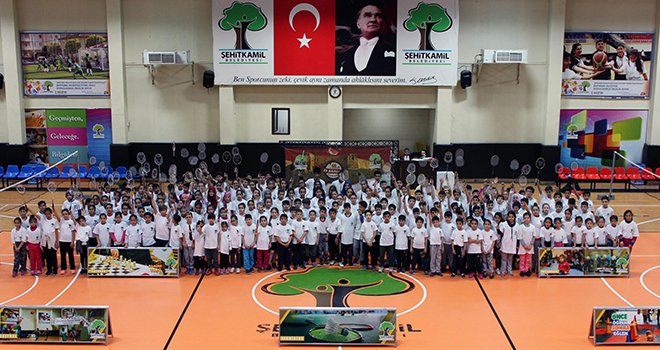 Badminton Kurtuluş Kupasına rekor katılım