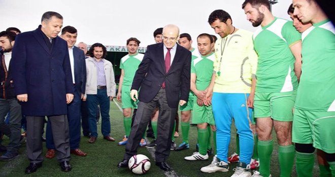 Kardeş Ligi futbol turnuvası Şimşek’in vuruşu ile başladı