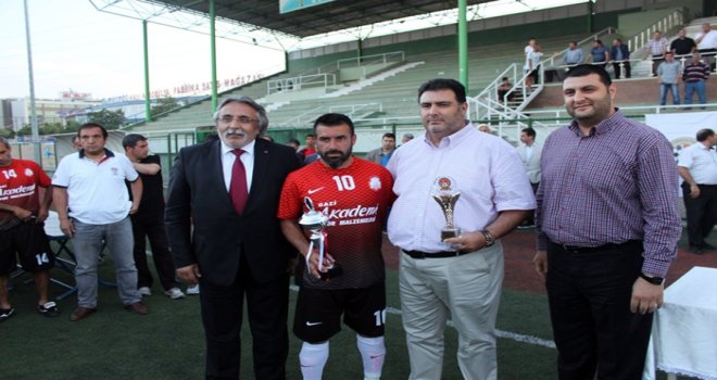 Konukoğlu Futbol Turnuvasını Ahmet Yılmaz takımı kazandı