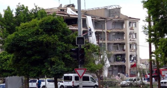 Midyat'daki saldırıda 1 polis daha şehit oldu