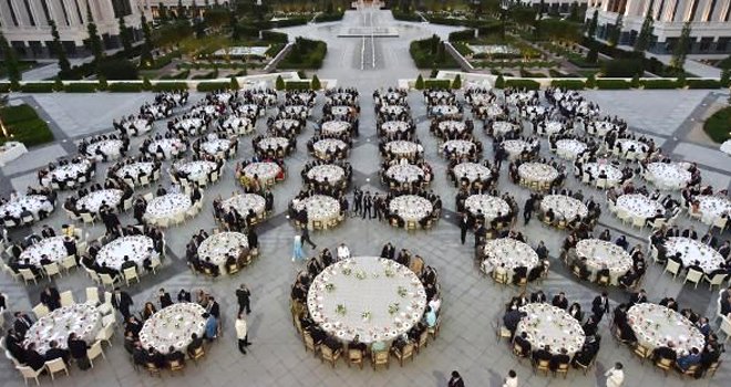 Saray bahçesinde dev iftar