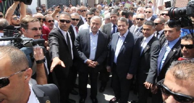 Kıbrısta Liderler Müzakere Tarihinde Bir İlke İmza Attı