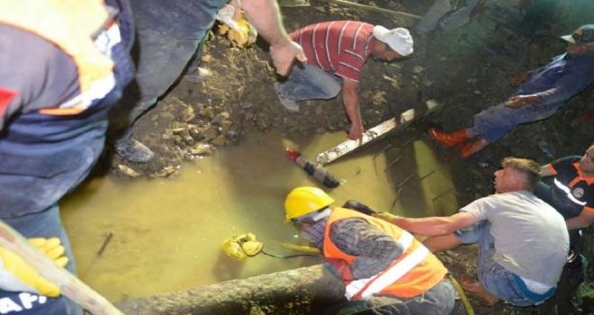 Göçük Altındaki İşçinin Cesedine 17 Saat Sonra Ulaşıldı - Ek Fotoğraflar