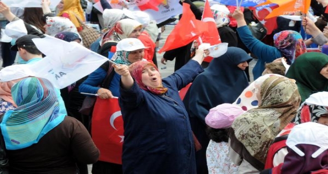 Başbakan Davutoğlu: Kılıçdaroğlu Kitap Okumayı Bilmez