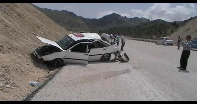Sınavdan Dönen Öğrenciler Kaza Yaptı: 3 Yaralı