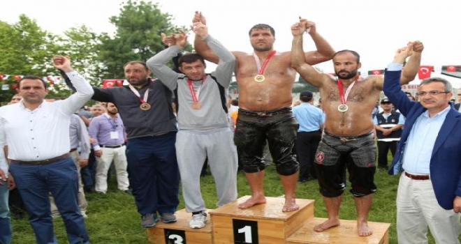 Recep Kara Gebzede Başpehlivan Oldu