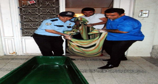 Öğrenci Evinde Bıçaklı Kavga: 1 Ölü, 2 Yaralı