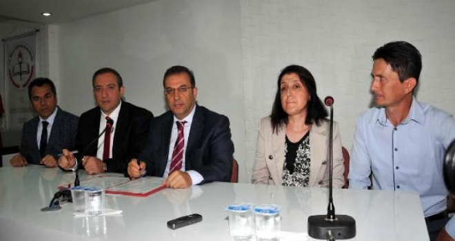 Eşinin Öldüğü Kazadan Aldığı Tazminatla Okul Yaptıracak