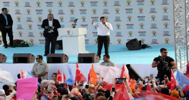 Başbakan Davutoğlu: Ak Parti Hz. Nuhun Gemisi Gibidir