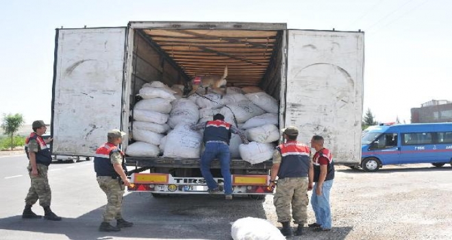 Şanlıurfada Kaçak Çay Ve Sigara Ele Geçti