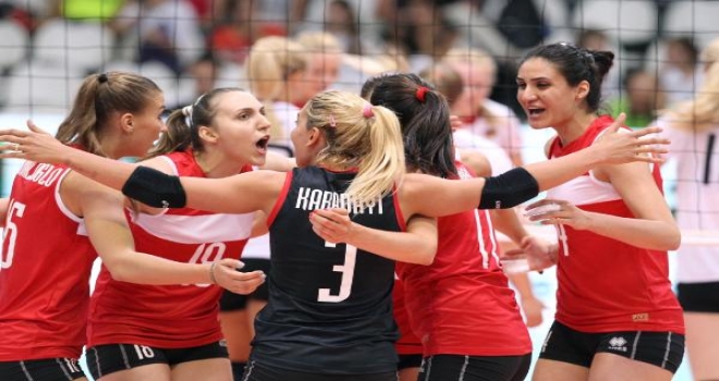 A Milli Bayan Voleybol Takımı, Almanyayı 3-1 Yendi
