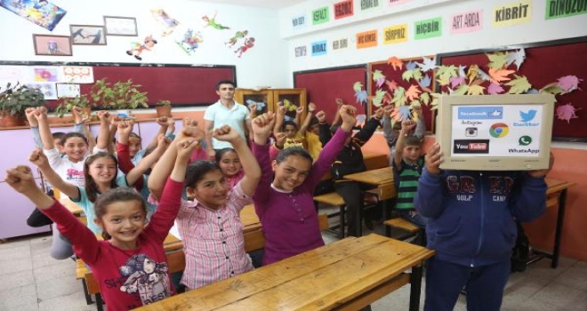 Sosyal Medya Bağımlılığına Karşı Monitör Kafa Filmi