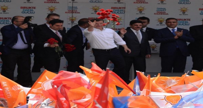 Davutoğlu: Hdp Geçmişte Derin Devletin Kullandığı Söyleme Benzer Söylemler Kullanıyor