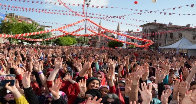 Erdoğan: Bir Pop Star Çıkardılar, İyi Saz Çalıyormuş (2)