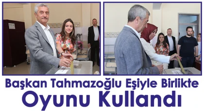 Başkan Tahmazoğlu eşiyle birlikte oyunu kullandı