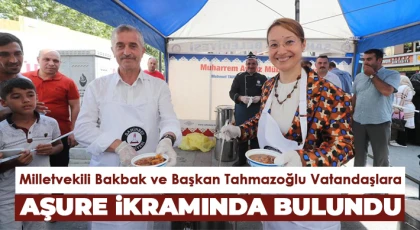  Tahmazoğlu, vatandaşlara aşure ikramında bulundu