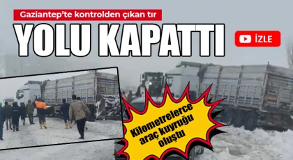 Kontrolden çıkan tır yolu kapattı, kilometrelerce araç kuyruğu oluştu