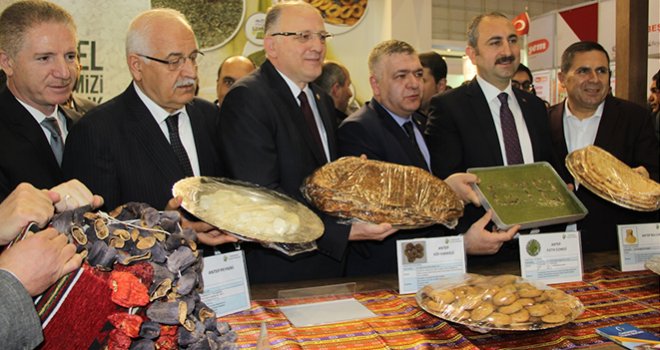 Bakan Gül Tarım fuarında Borsayı beğendi