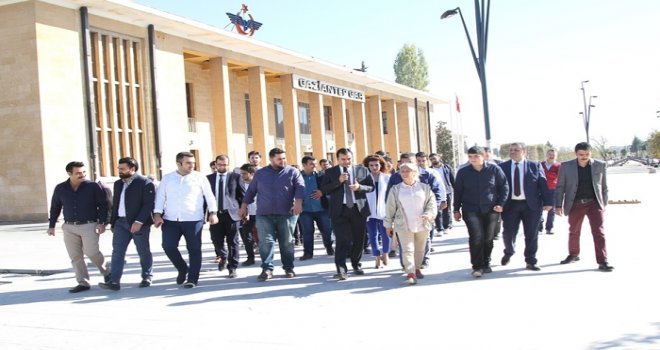 Büyükşehir projeleri AK Parti Gençlik Kolları’na anlattı