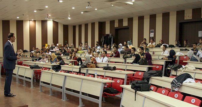 Doç. Dr. Gülşen’den ‘Tıp Felsefesi’ konferansı