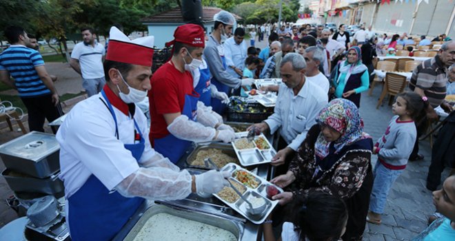 GAZİANTEP BÜYÜKŞEHİR’DEN MAHALLE İFTARLARI 