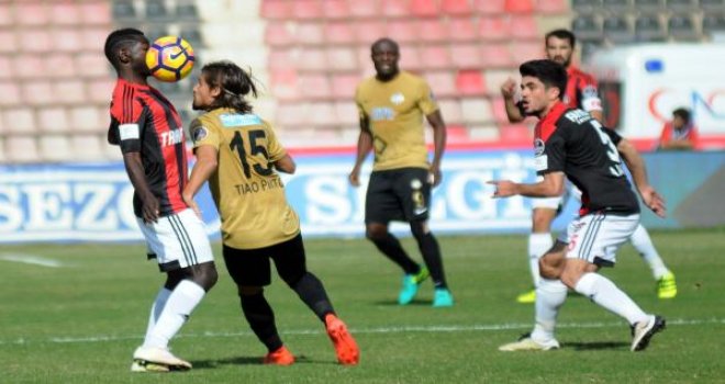 Gaziantepspor geriye düştüğü maçta Osmanlıspor'u 3-1 mağlup etti