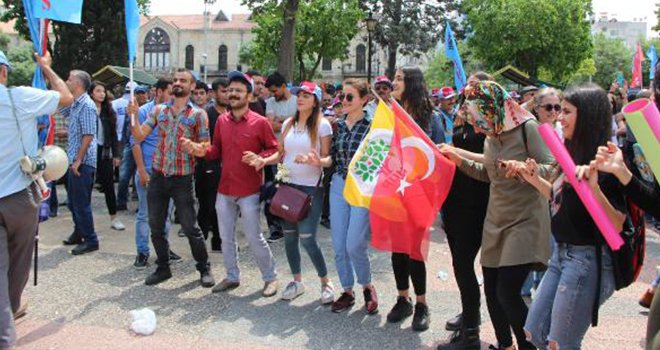 Gaziantep'te, 1 Mayıs halaylarla kutlandı