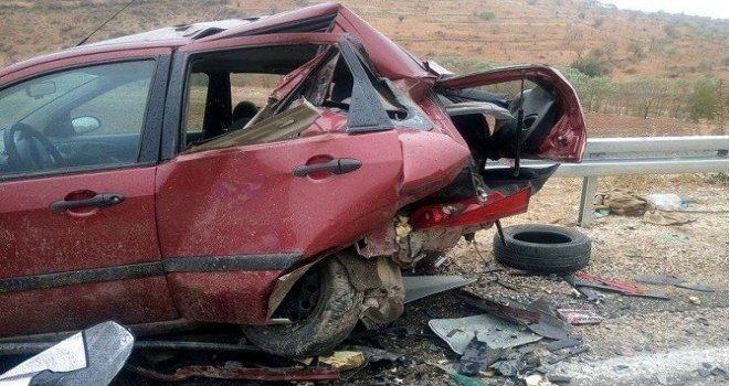Gaziantep'te 2 otomobil çarpıştı: 6 yaralı 