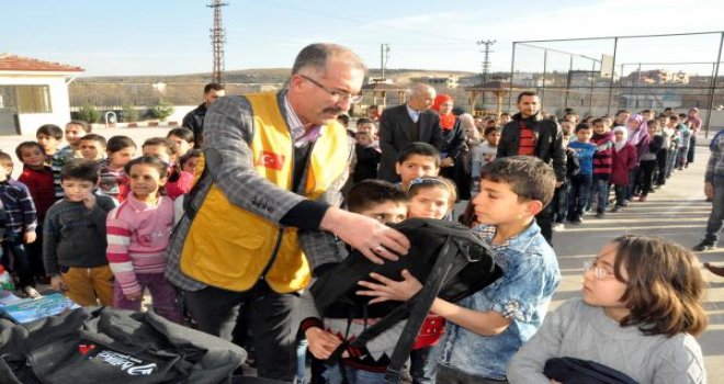 Gaziantep'te 300 Suriyeli öğrenciye yardım