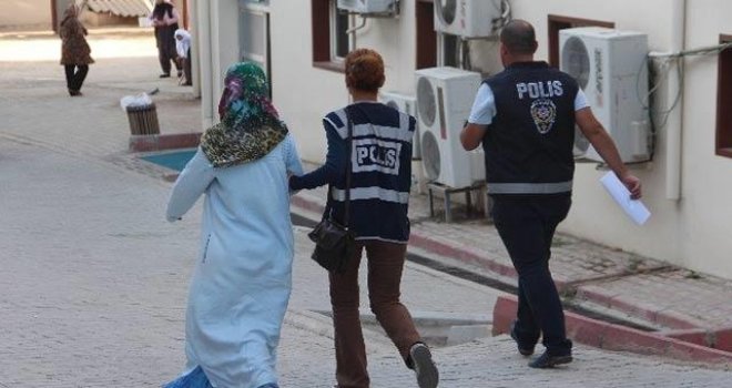 Gaziantep'te FETÖ'nün 'Ev ablaları'na operasyon