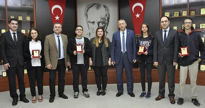 GKV’li kitap dostlarına ödül yağmuru