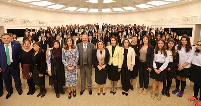 "Haydi Kızlar Yönetime" Projesi Sanko'da tanıtıldı