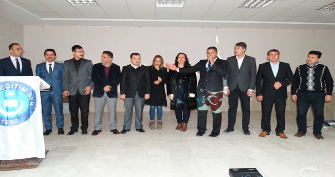 İslahiye Türk Eğitim Sen'de bayrak değişimi 