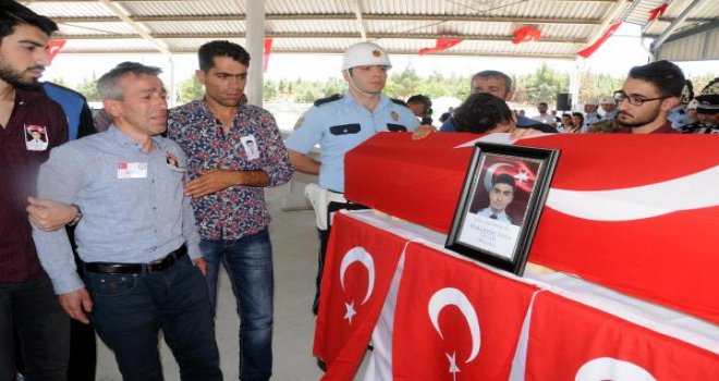 Kaza kurşunu kurbanı Gaziantepli şehit polis toprağa verildi