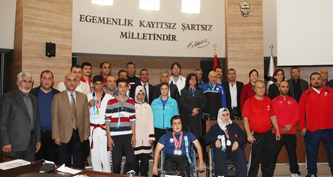 ŞAHİNBEY MECLİSİ SPORCULARI ÖDÜLLENDİRDİ